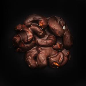 Kešu ořechy v hořké čokoládě